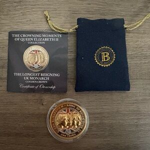 1 Crown (Crowning Moments Of Queen Elizabeth II, Long To Reign Over Us - Gold Pl